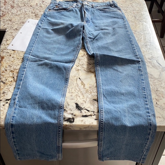 505 Levi’s boyfriend jeans slightly distressed - Picture 3 of 6